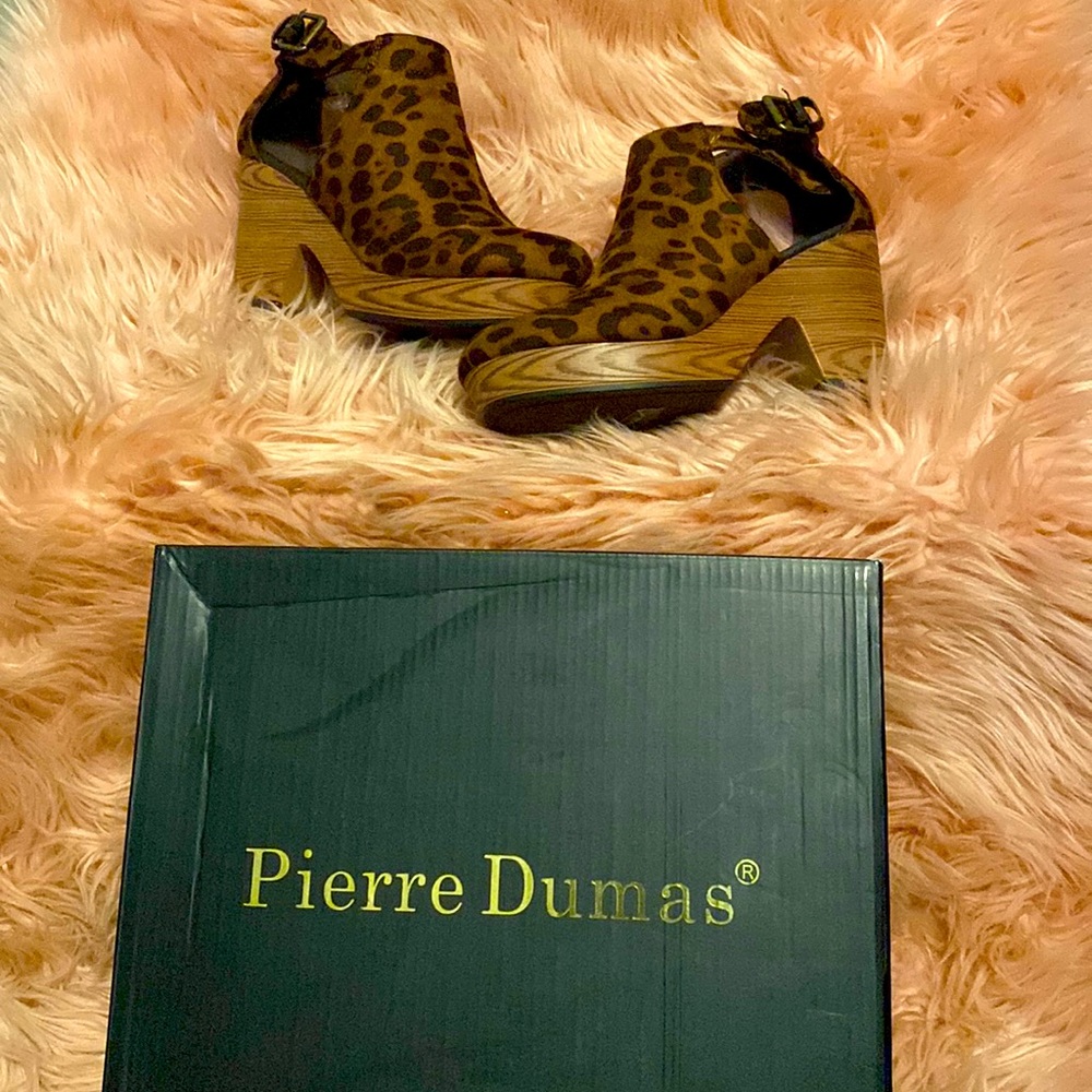 Cheetah Mules Ponce-1 by Pierre Dumas women’s size 6.5M worn once